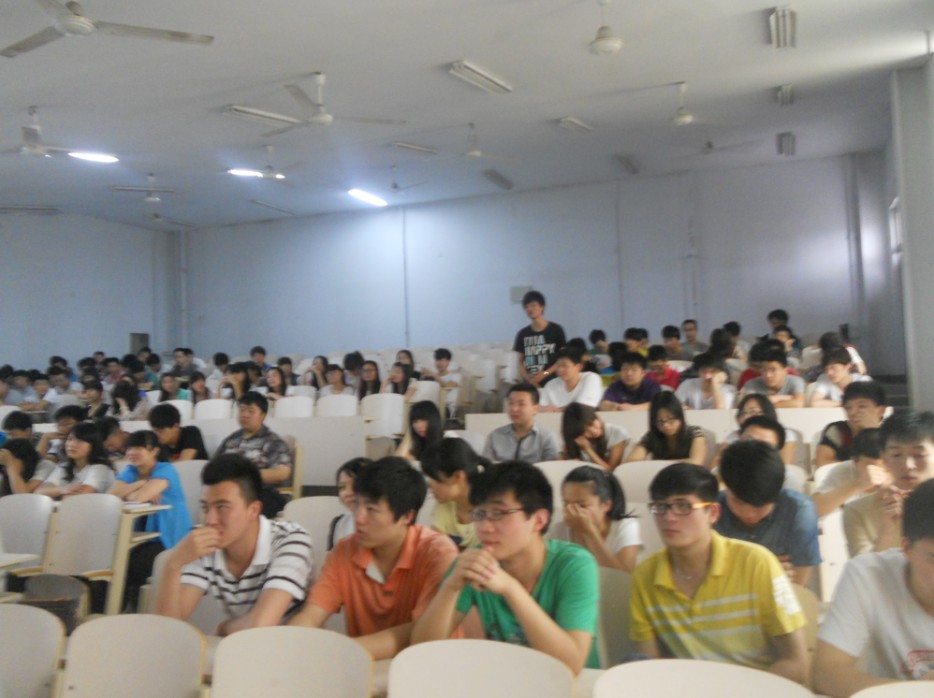 1-1305241GHHW.jpg